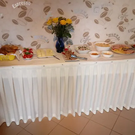 Marcela לינה וארוחת בוקר 4*