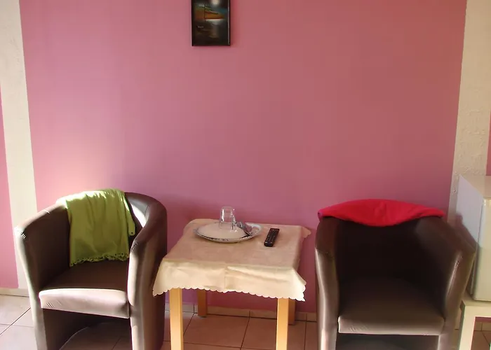 Marcela 4* レバル